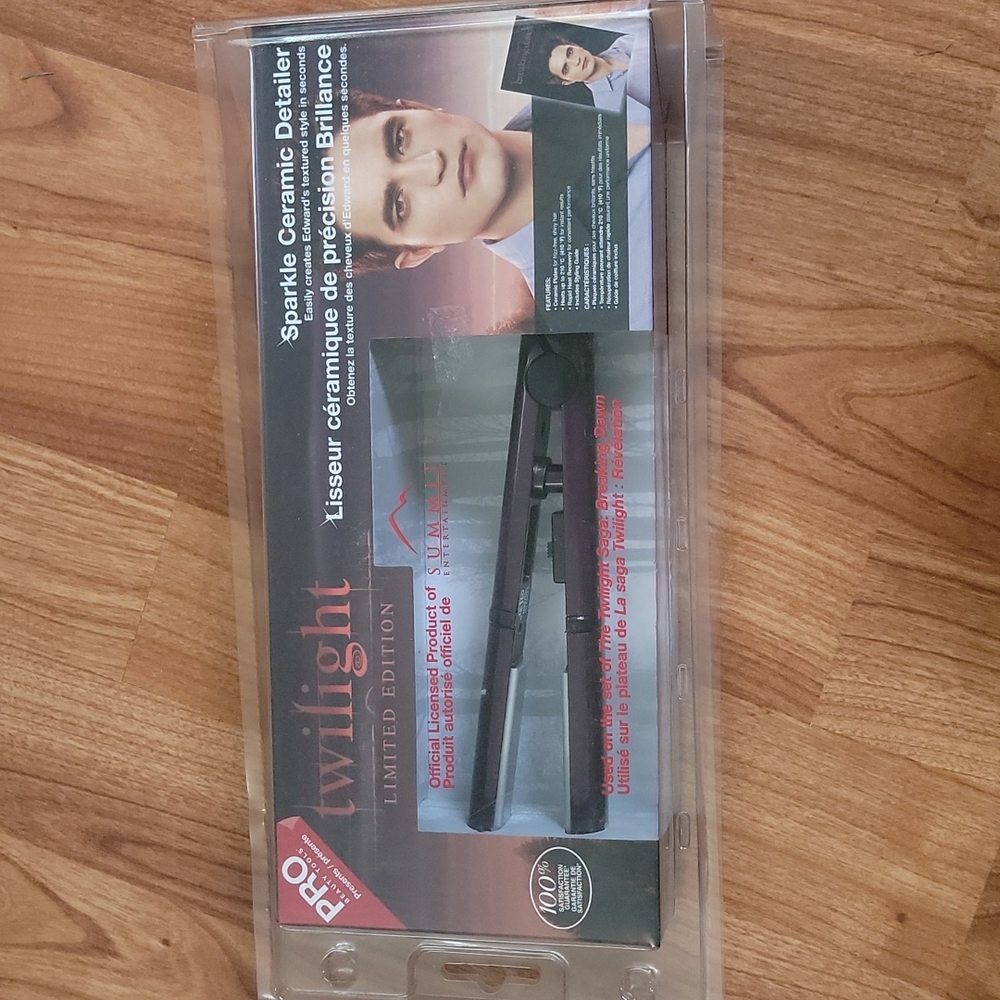 Edward Cullen flat iron